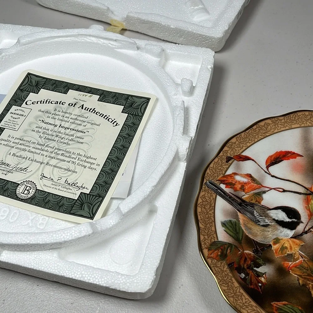 8 inch Bradford Exchange Plate “Nutmeg Impressions” - Picture 8 of 9